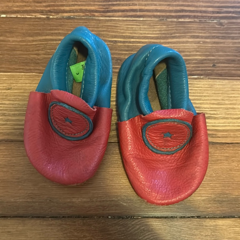 Softstar leather bottom barefoot shoes